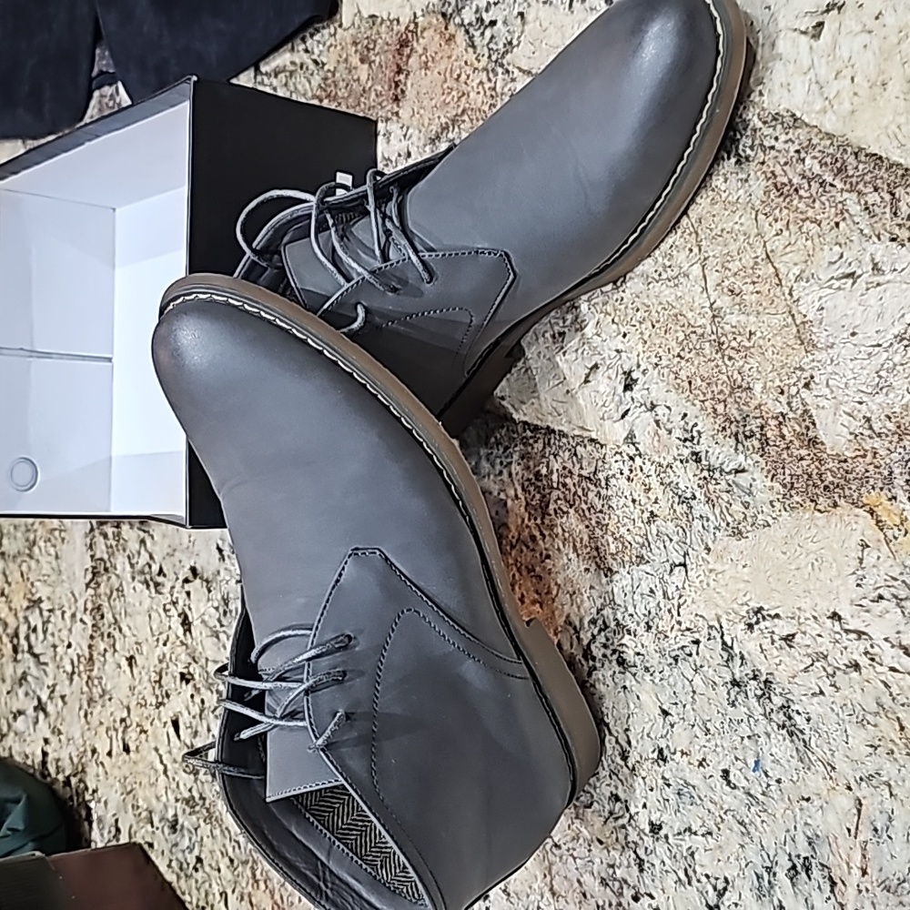 NWT Toecap Men's Grey Chukka Lace Up Boot / Size 9.5